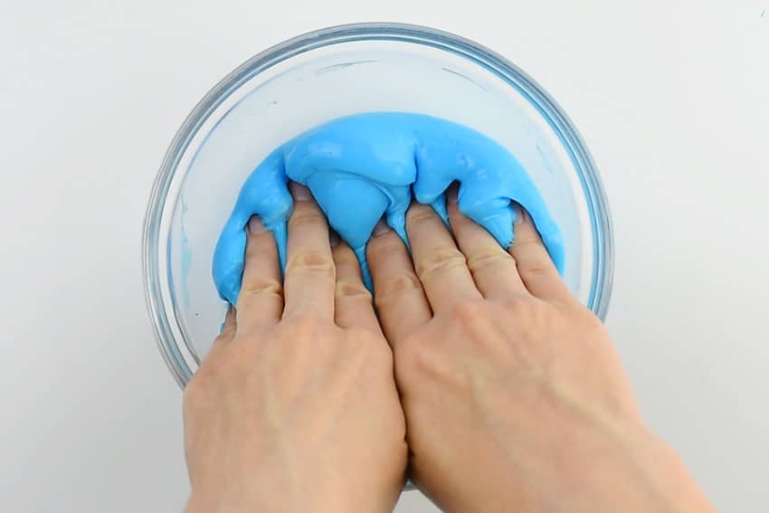 slime without borax kids craft instruction image 4