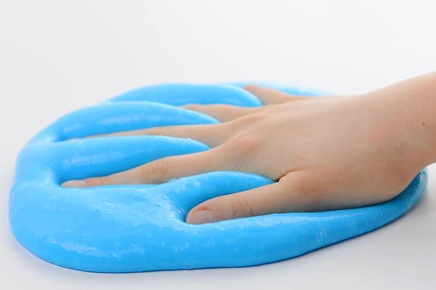 slime without borax kids craft instruction image 5