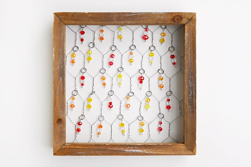 chicken wire suncatcher kids craft instruction image 19