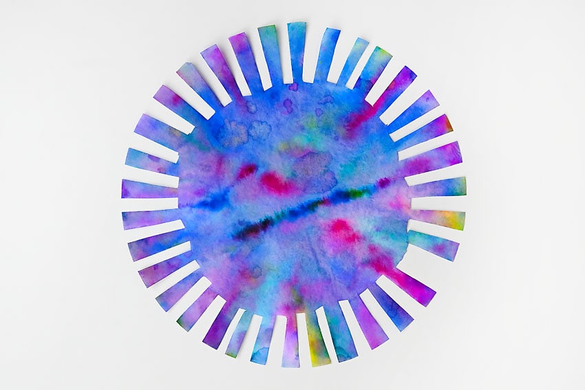 coffee filter fireworks kids craft instruction image 11
