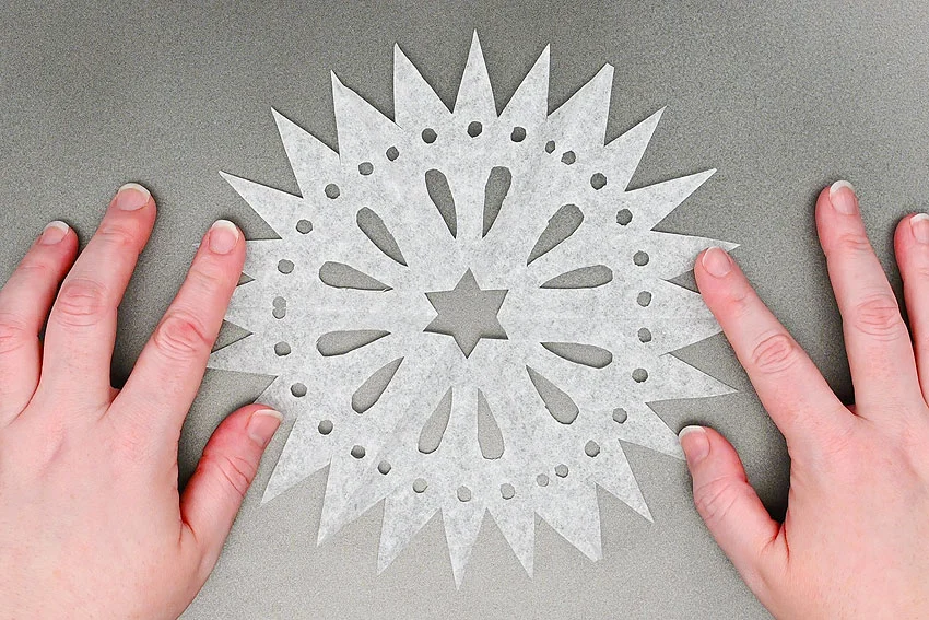 coffee filter fireworks kids craft instruction image 17