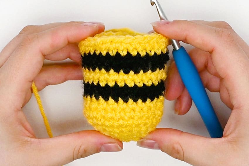 crochet bee crochet yarn craft instruction image 10