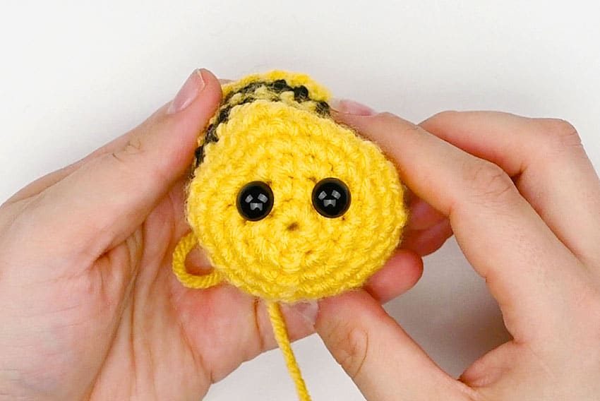 crochet bee crochet yarn craft instruction image 11