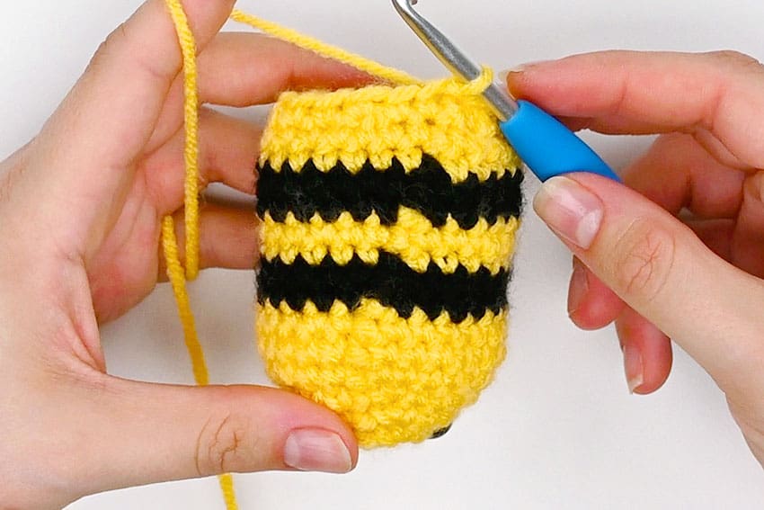 crochet bee crochet yarn craft instruction image 13