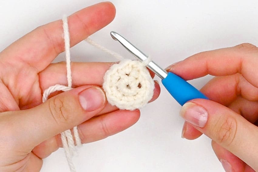 crochet bee crochet yarn craft instruction image 21