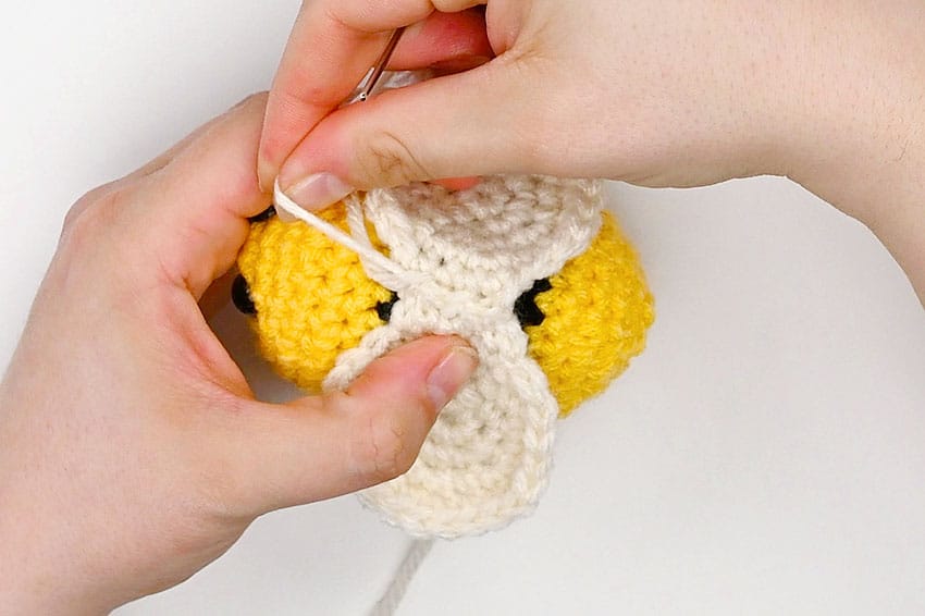 crochet bee crochet yarn craft instruction image 29