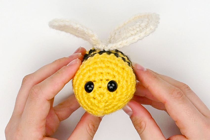 crochet bee crochet yarn craft instruction image 30