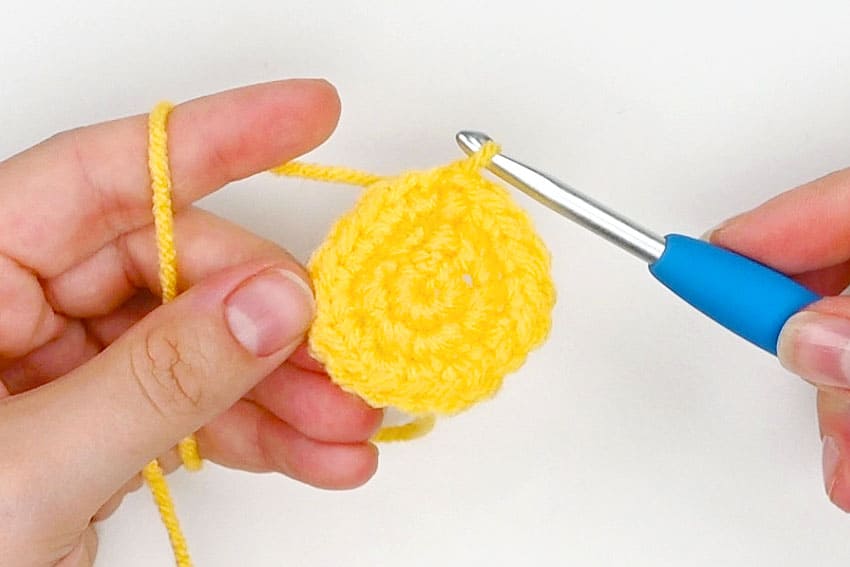 crochet bee crochet yarn craft instruction image 4