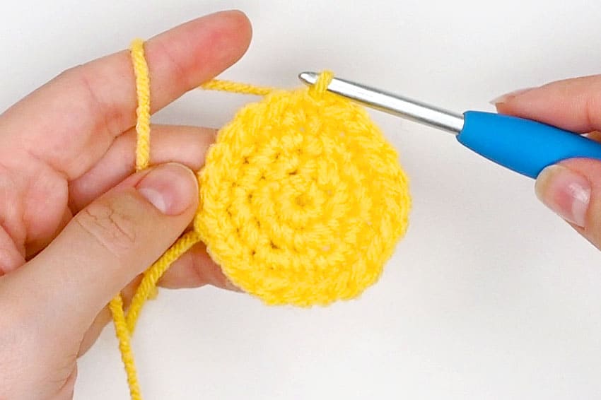 crochet bee crochet yarn craft instruction image 5