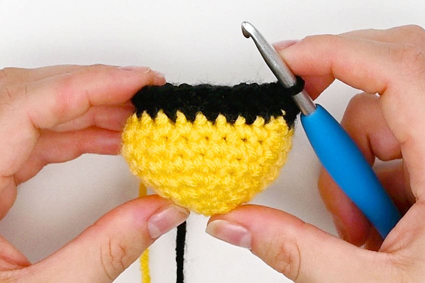 crochet bee crochet yarn craft instruction image 7