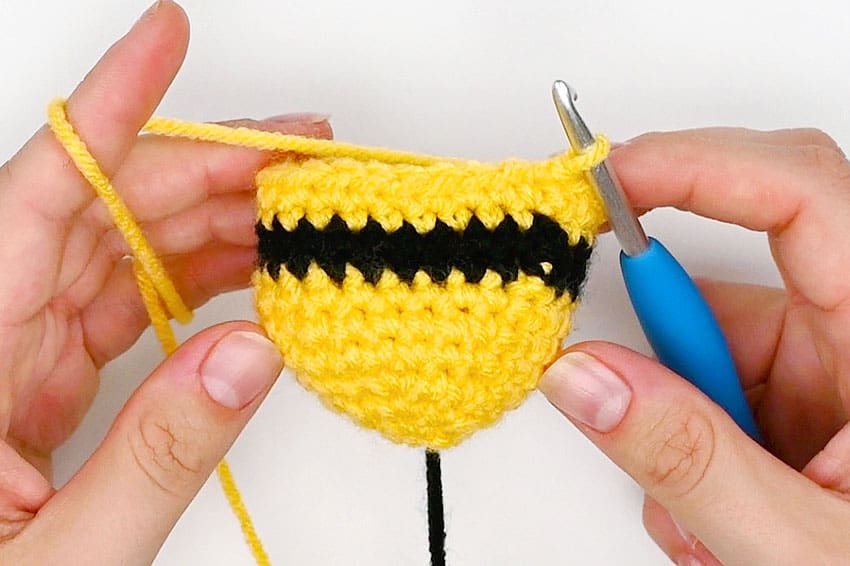 crochet bee crochet yarn craft instruction image 8