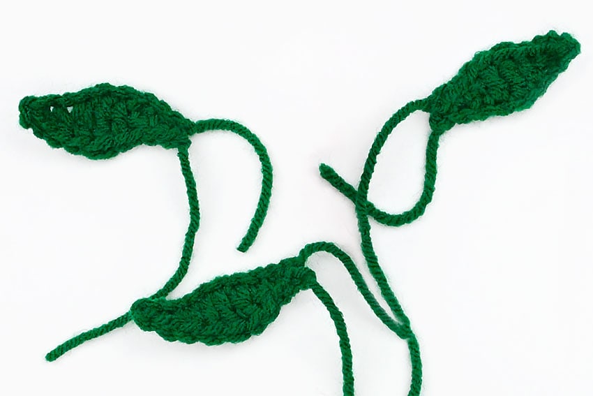 crochet rose crochet yarn craft instruction image 22