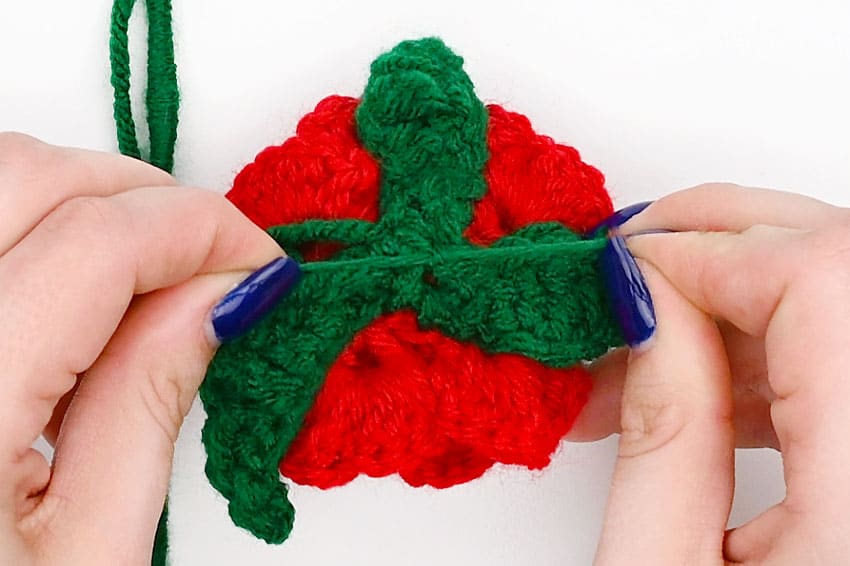 crochet rose crochet yarn craft instruction image 31