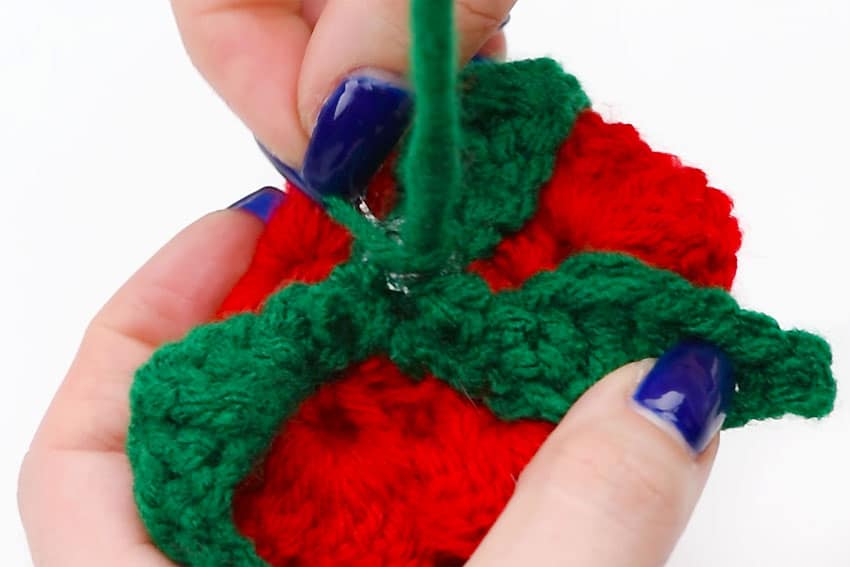 crochet rose crochet yarn craft instruction image 34