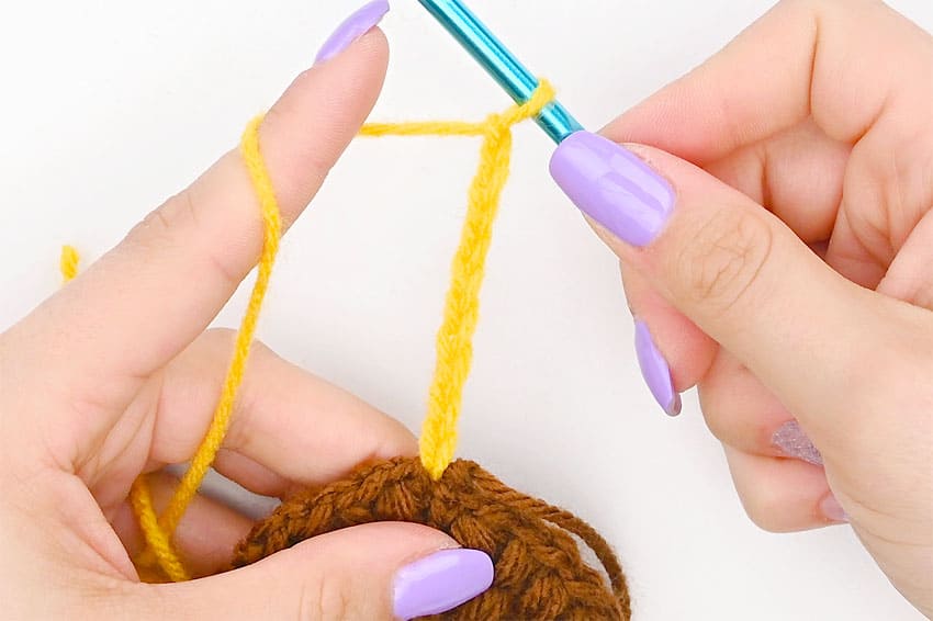 crochet sunflower crochet yarn craft instruction image 11
