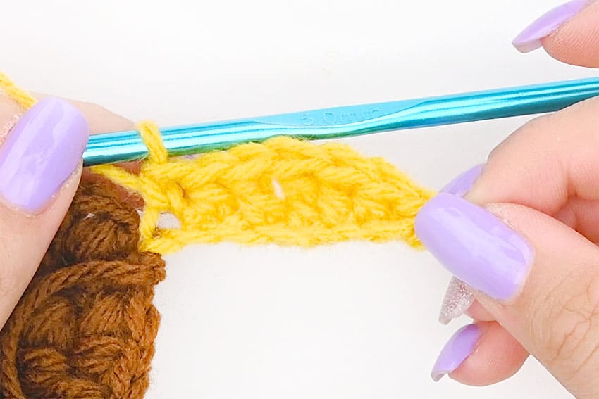 crochet sunflower crochet yarn craft instruction image 12