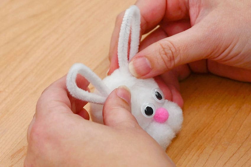 pine cone bunnies kids craft instruction image 10