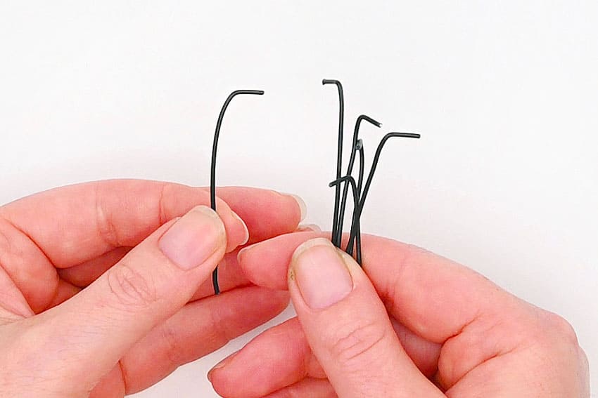 pipe cleaner lily kids craft instruction image 10