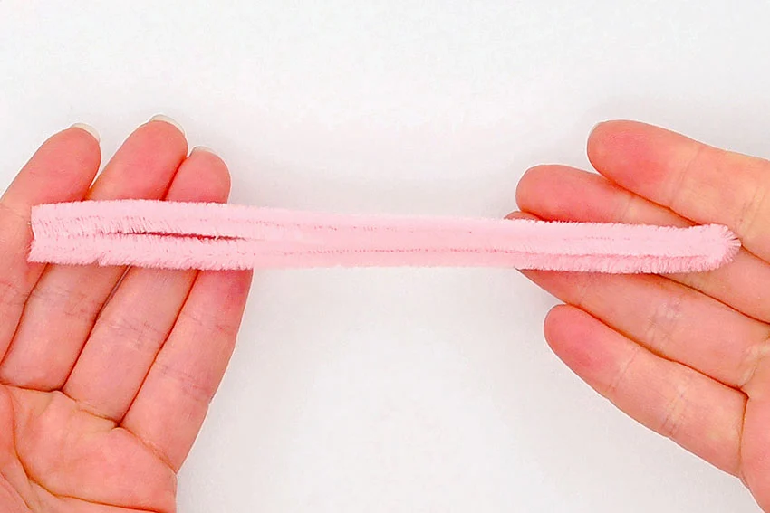 pipe cleaner lily kids craft instruction image 2