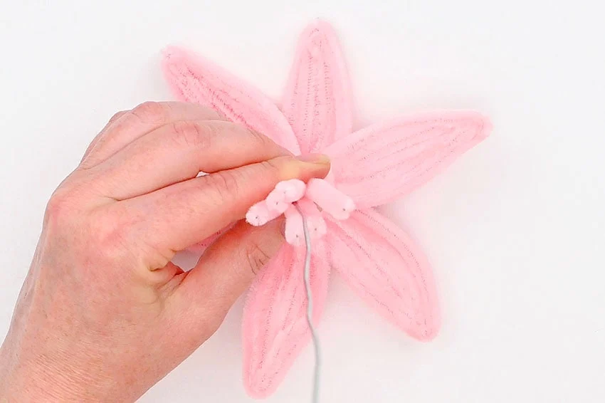 pipe cleaner lily kids craft instruction image 20