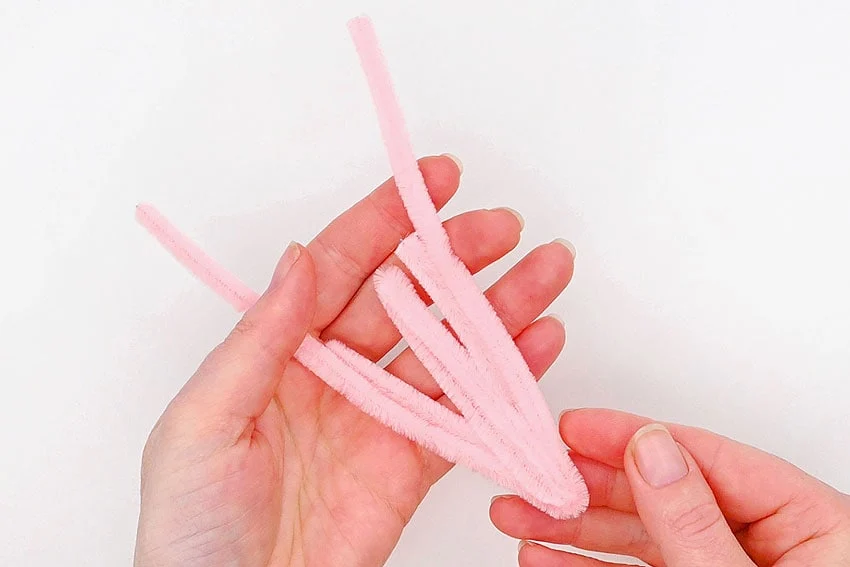 pipe cleaner lily kids craft instruction image 5