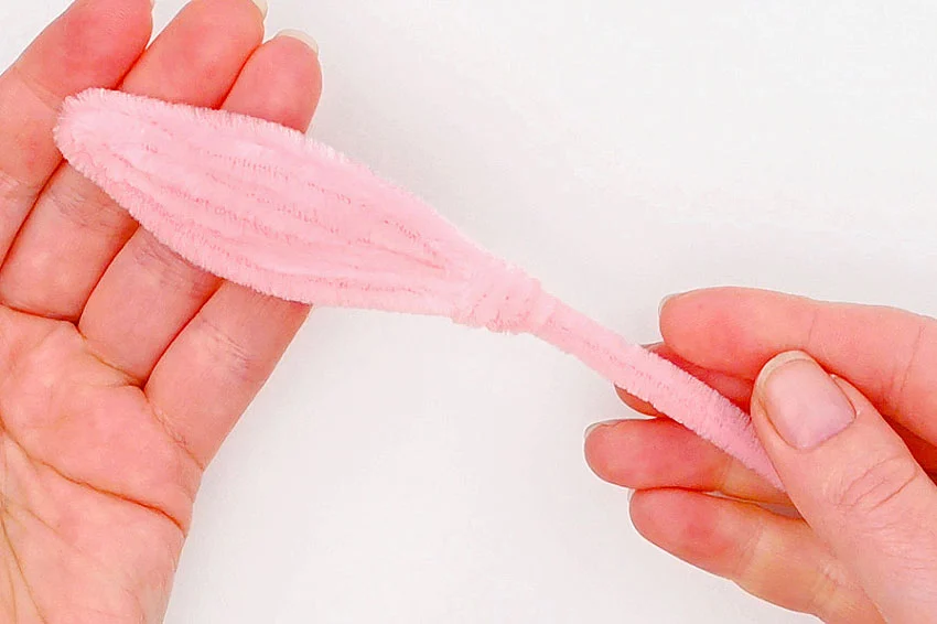 pipe cleaner lily kids craft instruction image 6