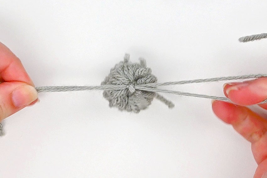 pom pom cat crochet yarn craft instruction image 15