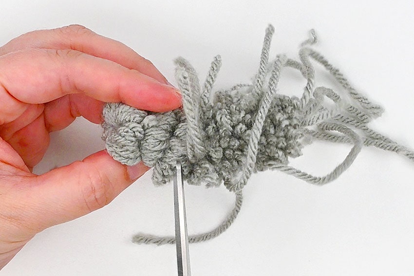 pom pom cat crochet yarn craft instruction image 17