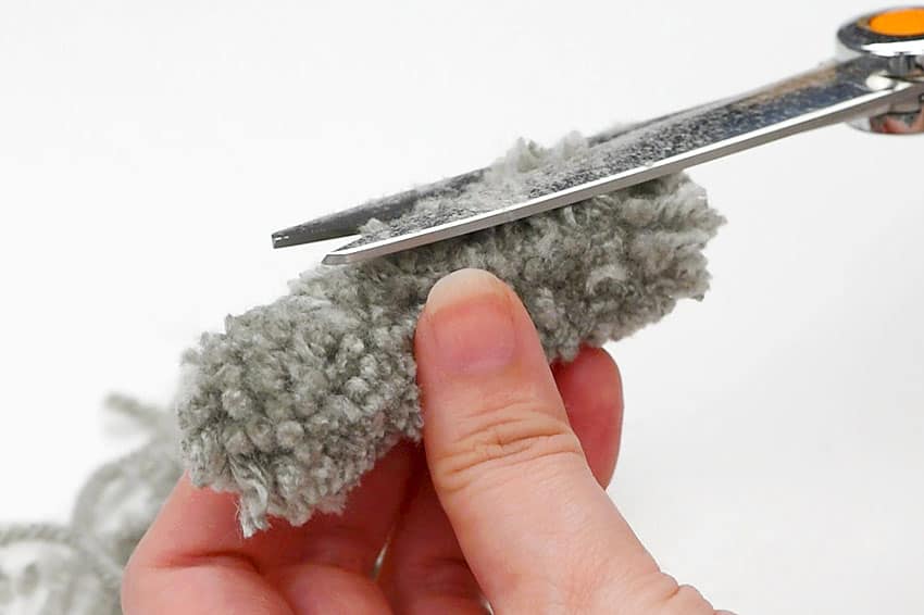 pom pom cat crochet yarn craft instruction image 18