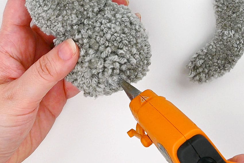 pom pom cat crochet yarn craft instruction image 22