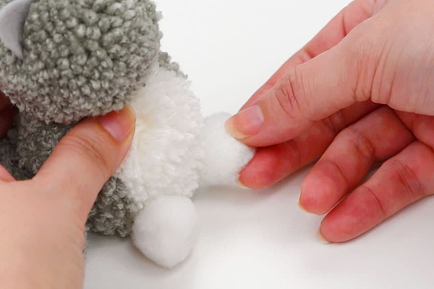 pom pom cat crochet yarn craft instruction image 25