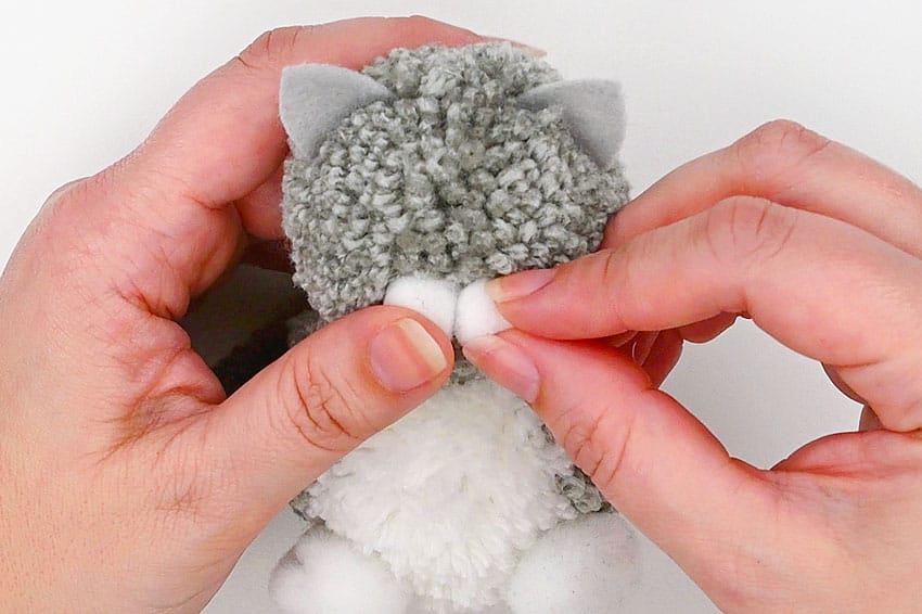 pom pom cat crochet yarn craft instruction image 26