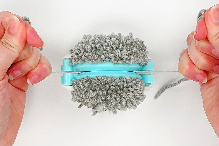 pom pom cat crochet yarn craft instruction image 6