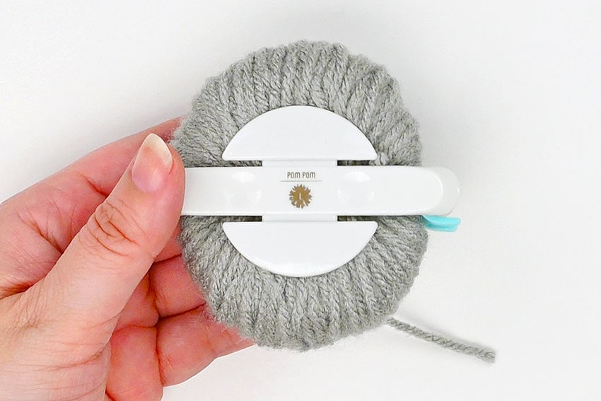 pom pom cat crochet yarn craft instruction image 9
