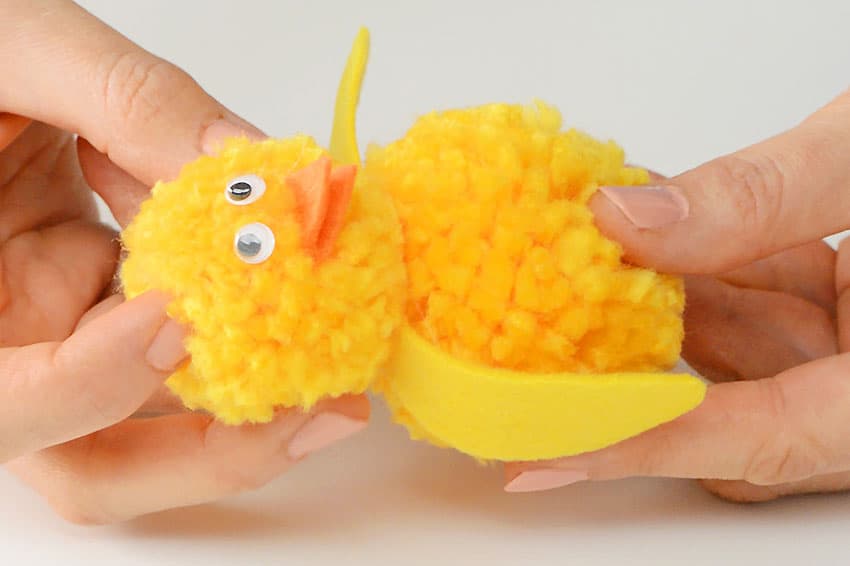 pom pom chicks crochet yarn craft instruction image 15