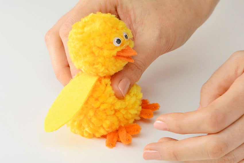pom pom chicks crochet yarn craft instruction image 19