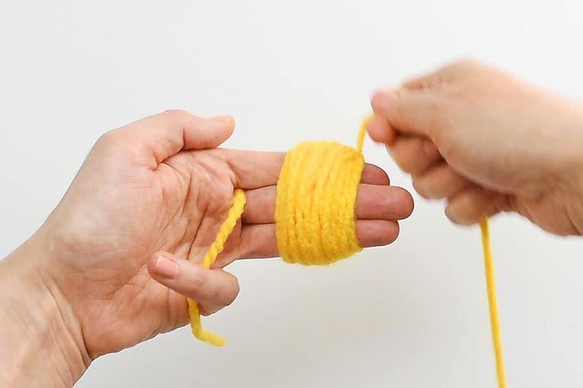 pom pom chicks crochet yarn craft instruction image 3
