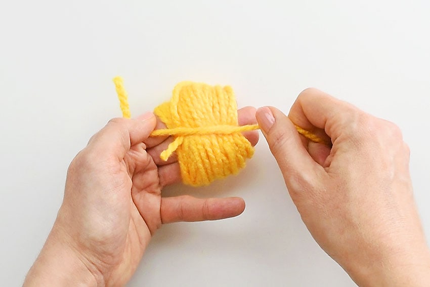 pom pom chicks crochet yarn craft instruction image 4