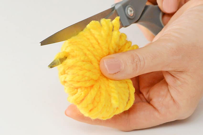 pom pom chicks crochet yarn craft instruction image 6