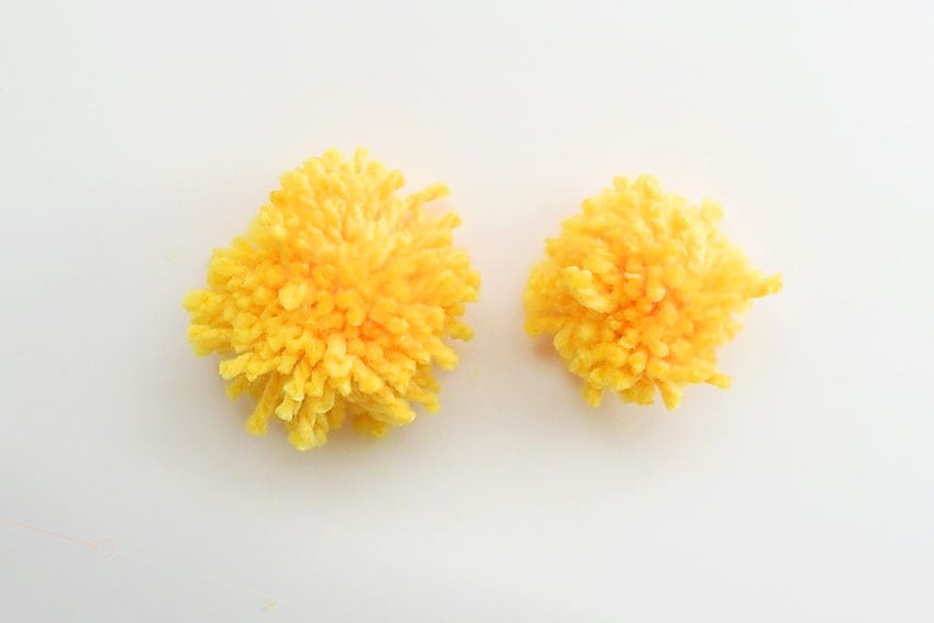 pom pom chicks crochet yarn craft instruction image 8