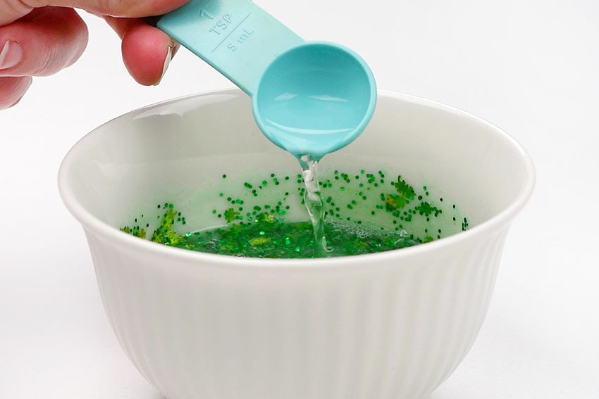 st patricks day slime kids craft instruction image 7