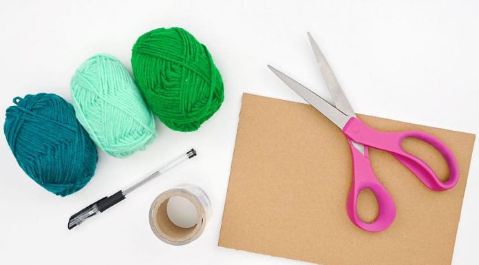 Easy Yarn Pen Painting Hack Tutorial for Kids yarn pen painting hack crochet yarn craft instruction image 1