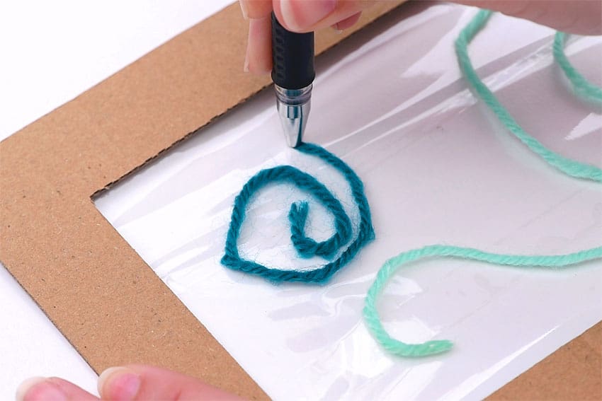yarn pen painting hack crochet yarn craft instruction image 12