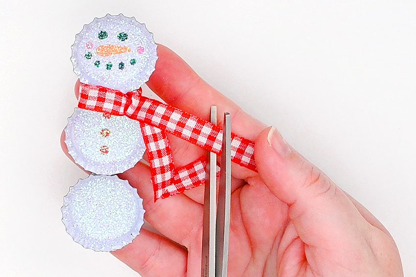 bottle cap snowman kids craft instruction image 15