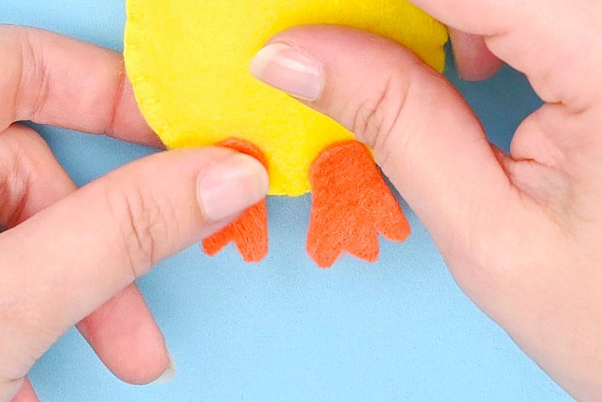 felt chick pattern kids craft instruction image 16