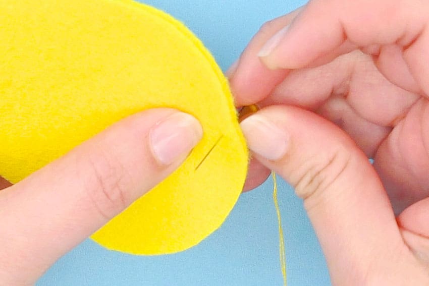 felt chick pattern kids craft instruction image 5