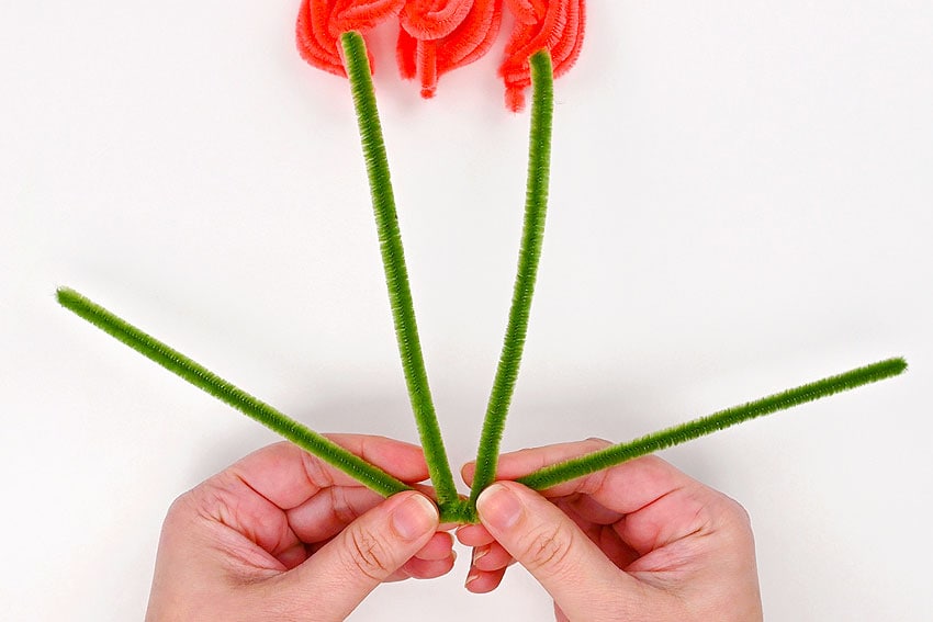 pipe cleaner tulip kids craft instruction image 10
