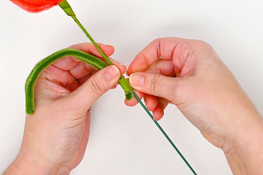 pipe cleaner tulip kids craft instruction image 22
