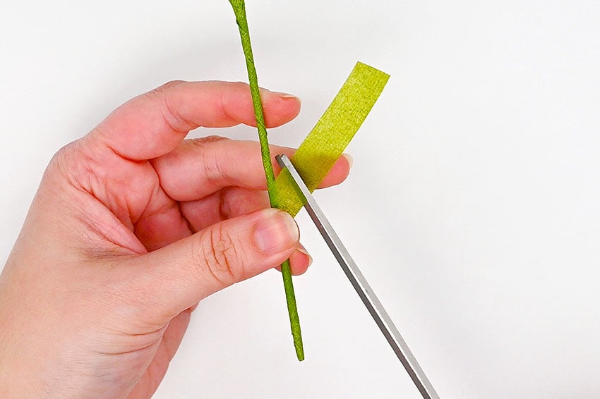 pipe cleaner tulip kids craft instruction image 24