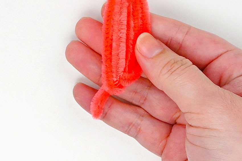pipe cleaner tulip kids craft instruction image 5